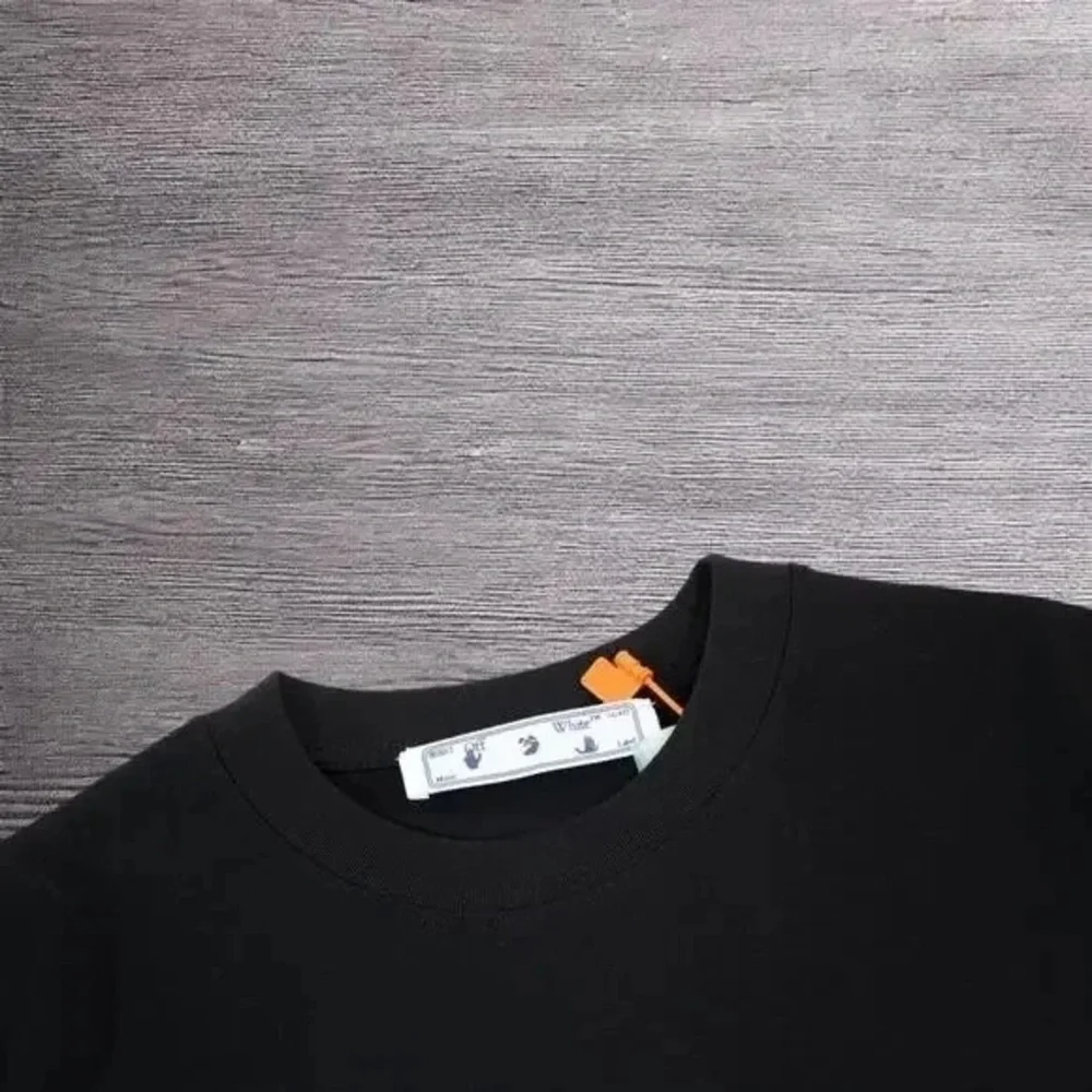 Off-White Men's Black Short Sleeve T-Shirt - Picture 4 of 4
